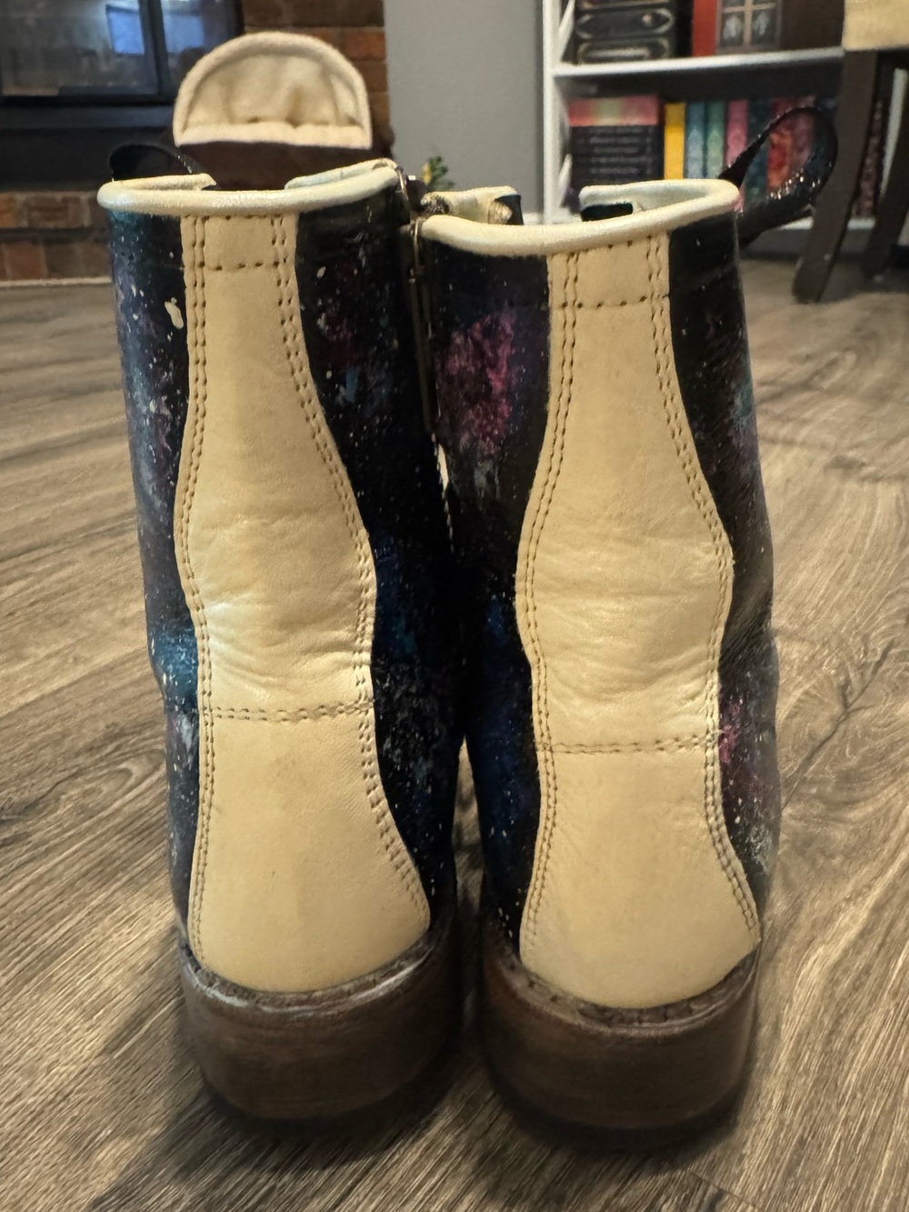 Hand Painted - Picture 4 of 13